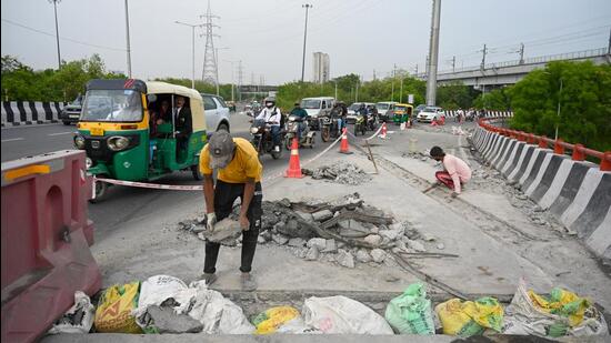 Work underway on the Mahamaya Flyover on Monday. (Sunil Ghosh/HT Photo)