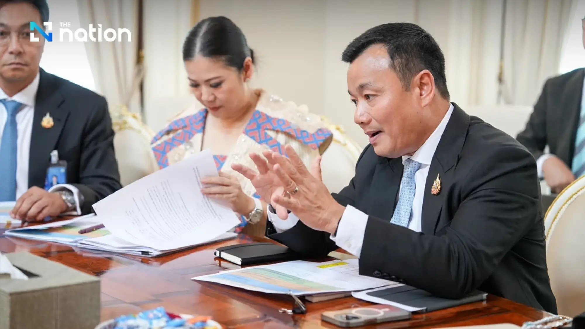 PM discusses tourism stimulus measures with Tourism Ministry and TAT 