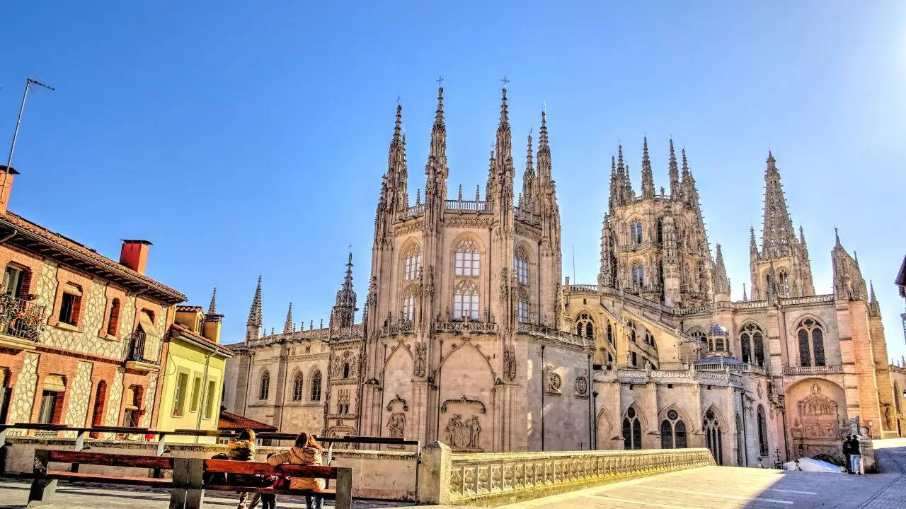 Spains Digital Nomad Visa lets remote workers and freelancers live and work in the country for up to a year