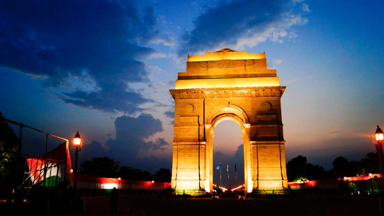 Stroll Along India Gate Delhi Image Credits Canva