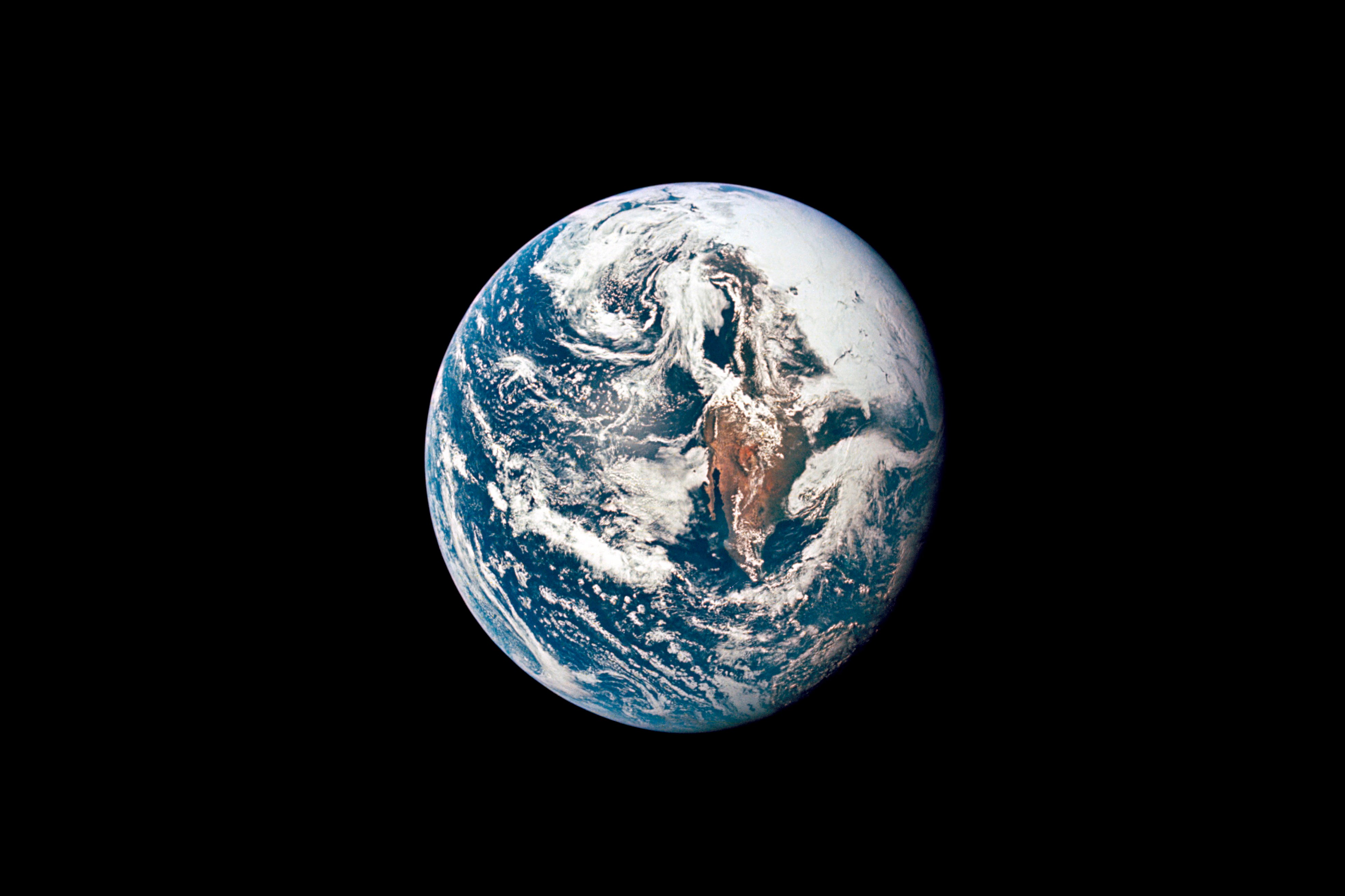 Researchers demonstrated in lab a possible reaction explaining how RNA and amino acids became chemically linked on the early Earth, a necessary step in the formation of self-replicating life forms