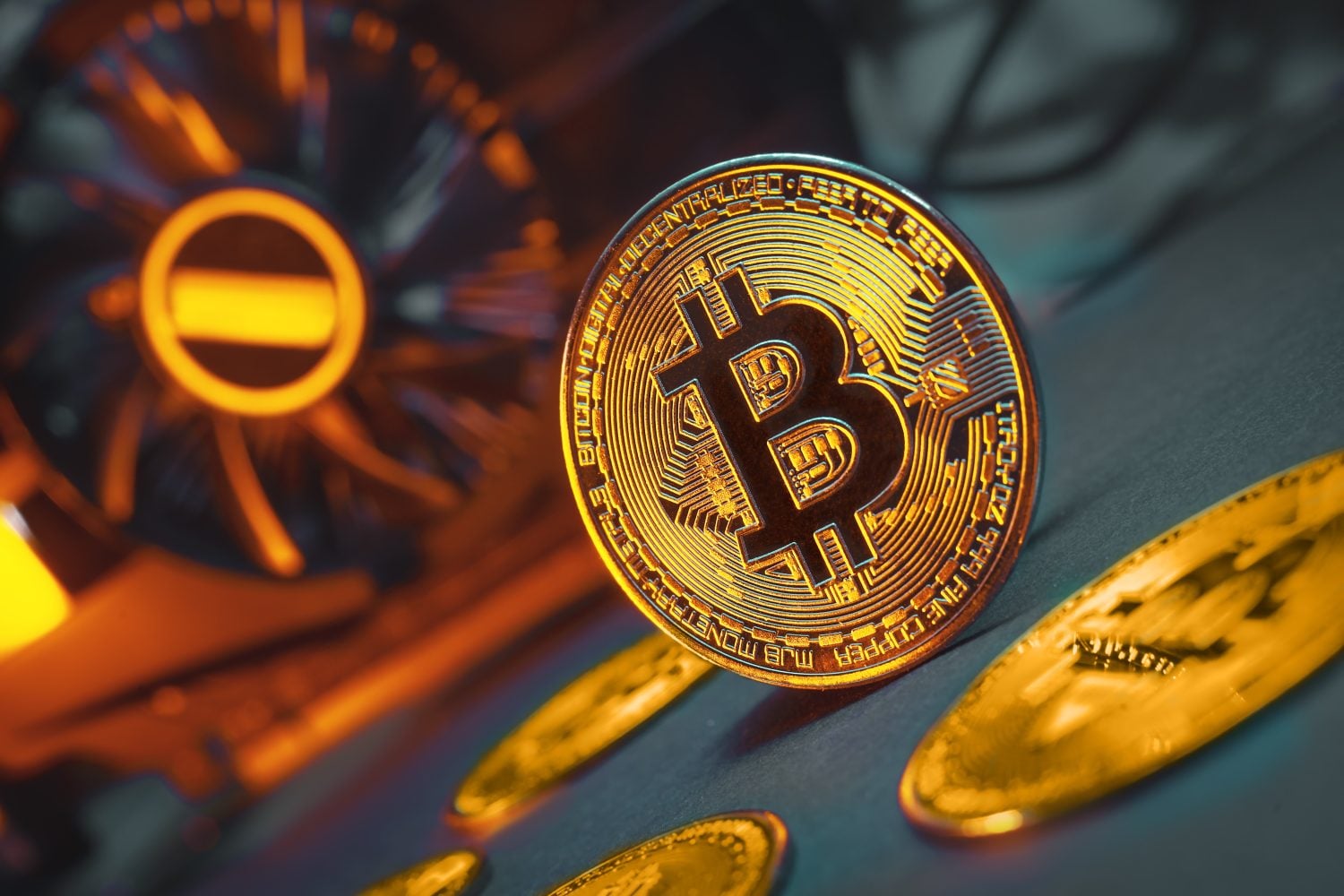 CleanSpark Sinks 7% as Mining Stocks Lag Bitcoin; MARA Drops Bitcoin mining concept. Mining farm.