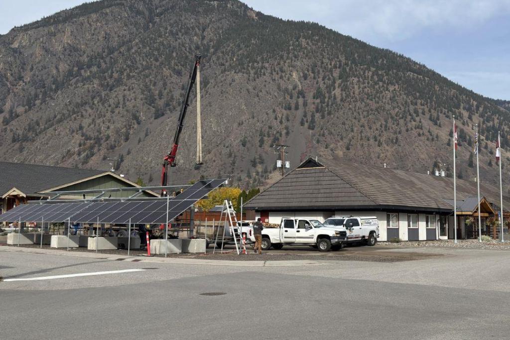 Village of Keremeos lighting up with solar power installation
