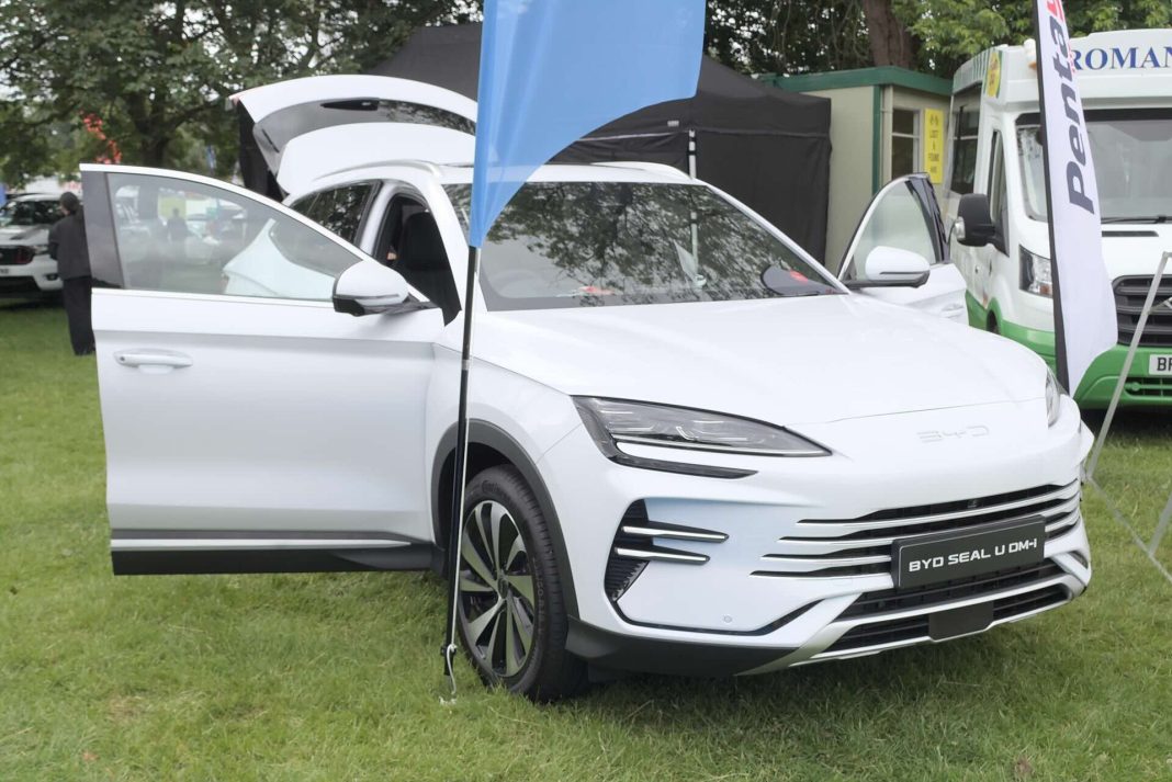China Rejects EU Hybrid Car Export Limits as Brussels Considers New Tariffs