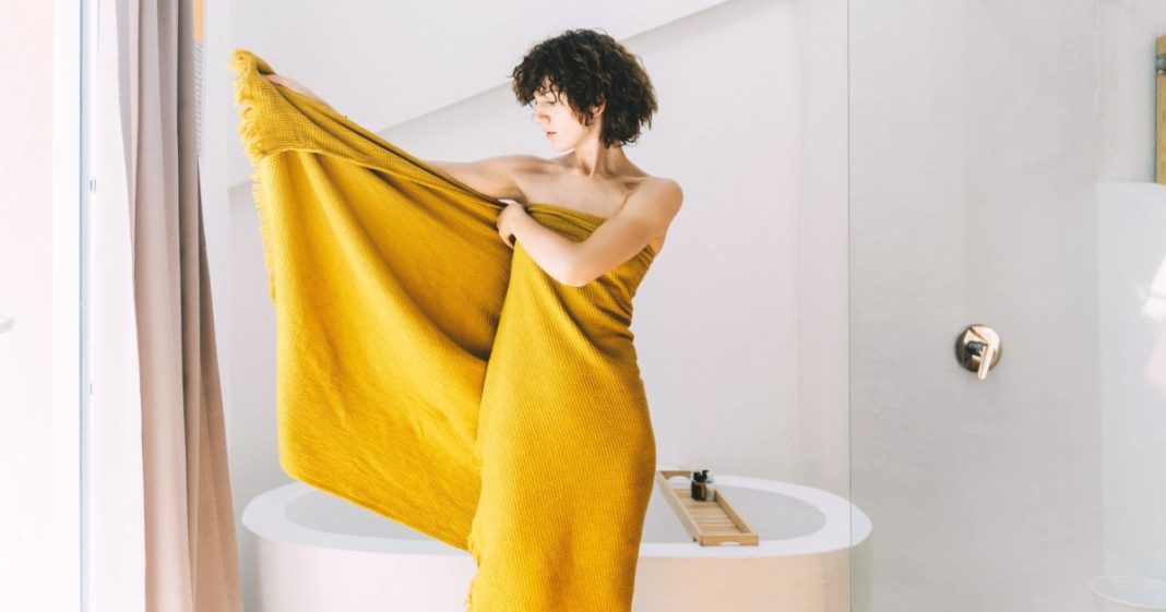 Bath Sheets vs. Towels: What’s the Difference?