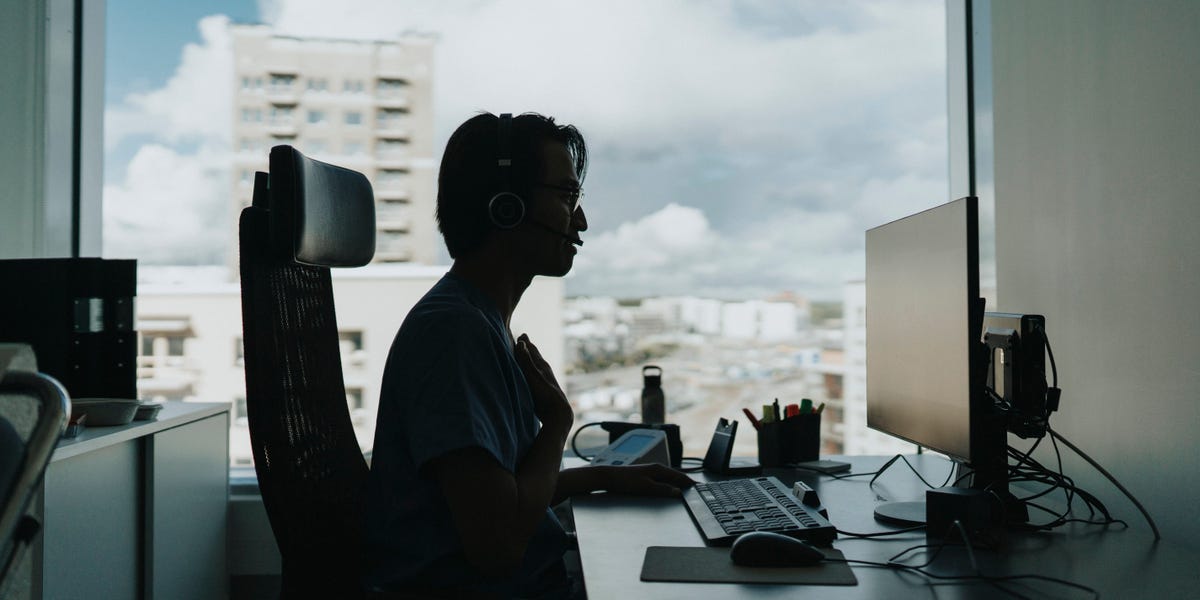 Workers Are Doing 'Performative AI,' Exaggerating AI Use to Bosses Workers Are Doing 'Performative AI,' Exaggerating AI Use to Bosses