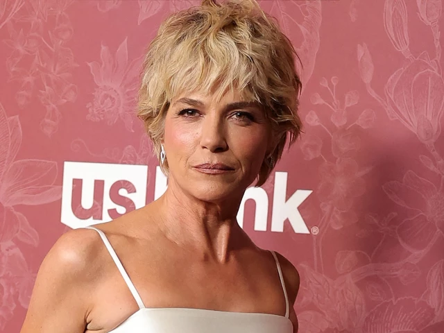 Selma Blair’s past biting encounters with celebrities resurface after alleged in-flight assault photo afp