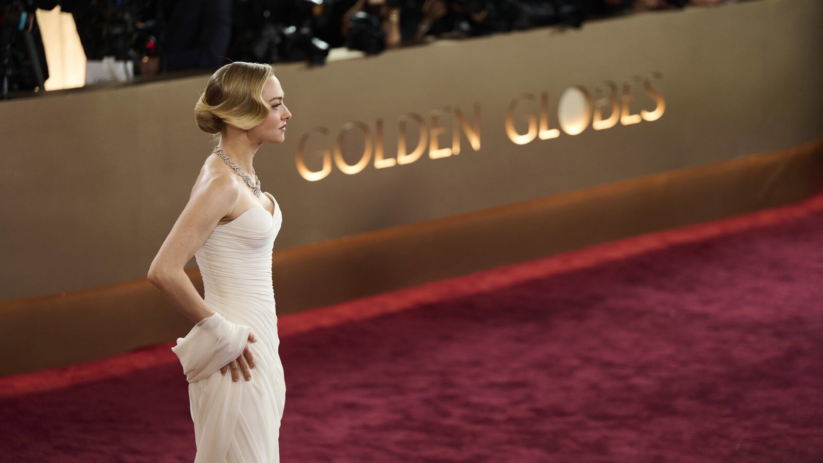 Amanda Seyfried’s Awkward Red-Carpet Answers About Elizabeth Holmes Have a Amanda Seyfried’s Awkward Red-Carpet Answers About Elizabeth Holmes Have a Bigger Twist