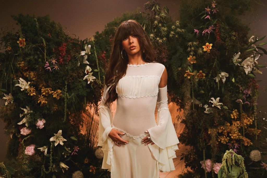 Ella Langley's 'Choosin' Texas' Ties Streaming Songs No. 1 Record Ella Langley's 'Choosin' Texas' Ties Streaming Songs No. 1 Record