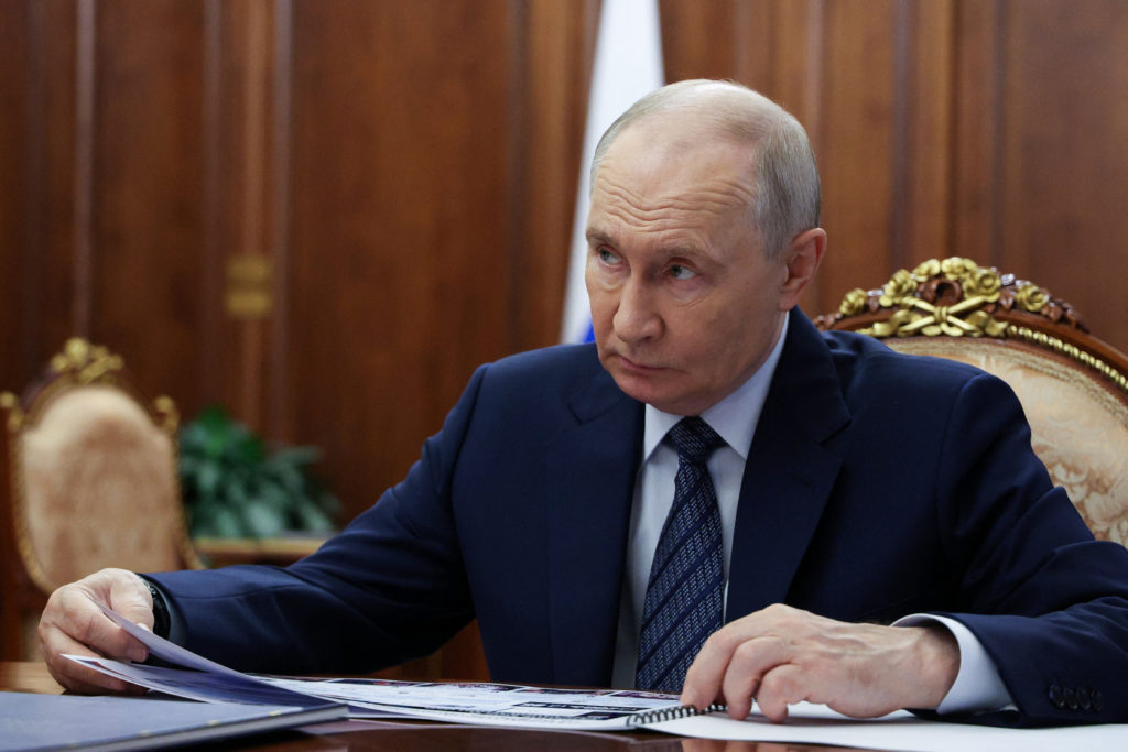 Tightening sanctions on Russia is ‘the way to end this war,’ says David Kramer Tightening sanctions on Russia is 'the way to end this war,' says David Kramer