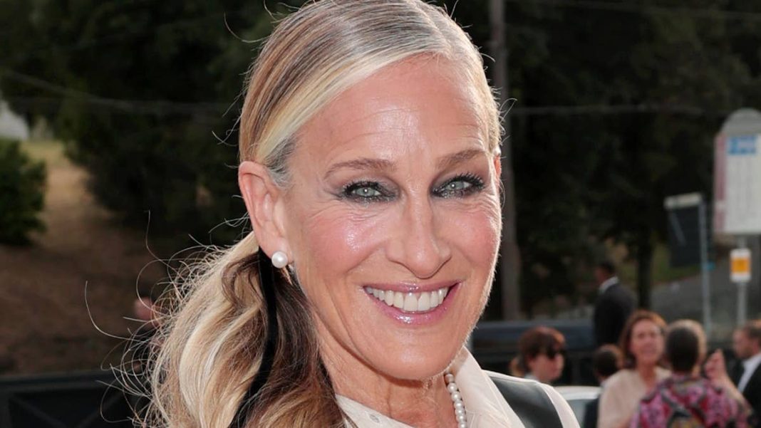 Sarah Jessica Parker makes red-carpet return with bust-length, newly blonde hair Sarah Jessica Parker makes red-carpet return with bust-length, newly blonde hair