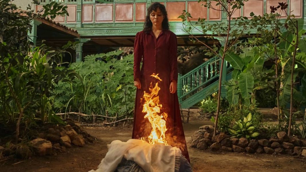 Netflix’s 2-Part “Unfilmable” Adaptation Is the Best Epic on Streaming Netflix’s 2-Part “Unfilmable” Adaptation Is the Best Epic on Streaming
