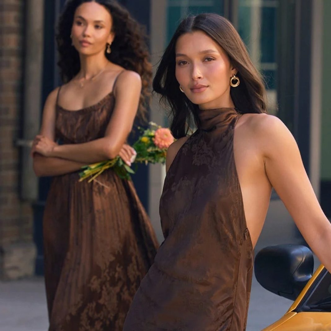 Lulus’ Under $100 Red Carpet-Worthy Holiday Dresses Lulus' Under $100 Red Carpet-Worthy Holiday Dresses