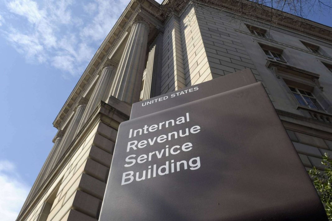 IRS return-to-office orders violated union agreement, arbitrator rules IRS return-to-office orders violated union agreement, arbitrator rules