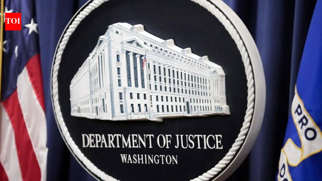 US contractor accused of leaking classified defence info to journalist US contractor accused of leaking classified defence info to journalist girlfriend who runs Substack newsletter