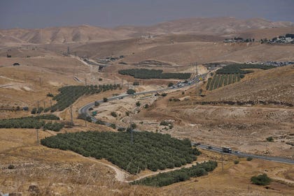 The E1 area between East Jerusalem and the West Bank settlement of Ma'ale Adumim, in September. Credit: Ohad Zwigenberg/AP The E1 area between East Jerusalem and the West Bank settlement of Ma'ale Adumim, in September.