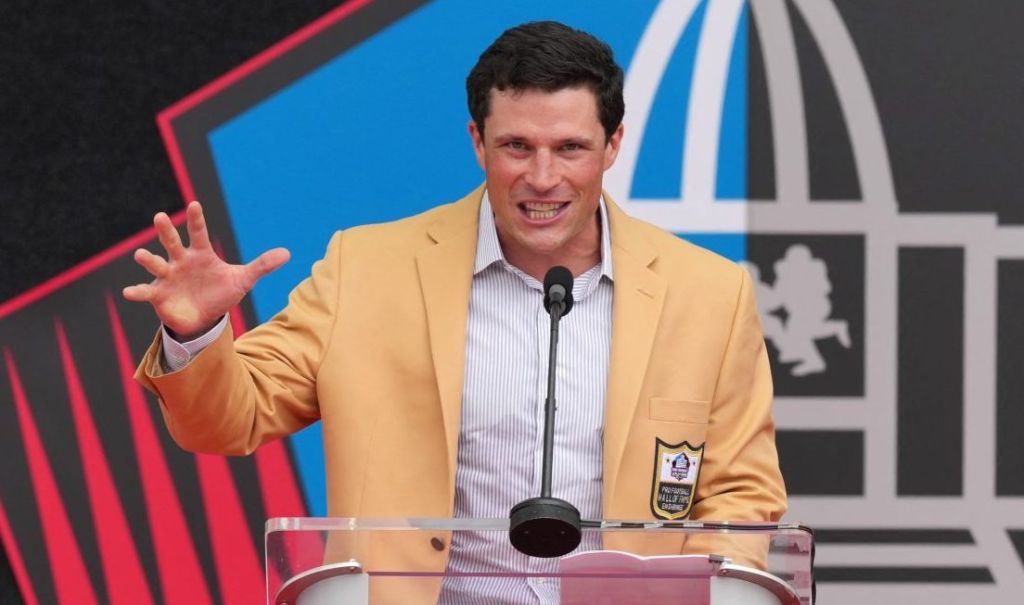 Luke Kuechly Calls Netflix NFL Role a Work ‘In Progress’ Luke Kuechly Calls Netflix NFL Role a Work ‘In Progress’