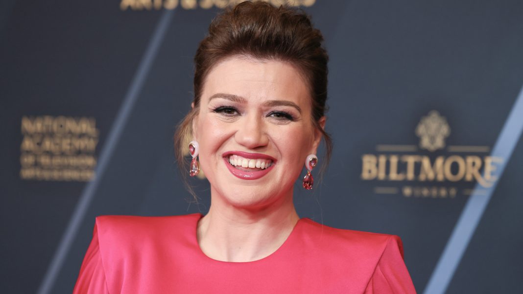 5 Celebrities With Extreme Showering Habits 5 Celebrities With Extreme Showering Habits