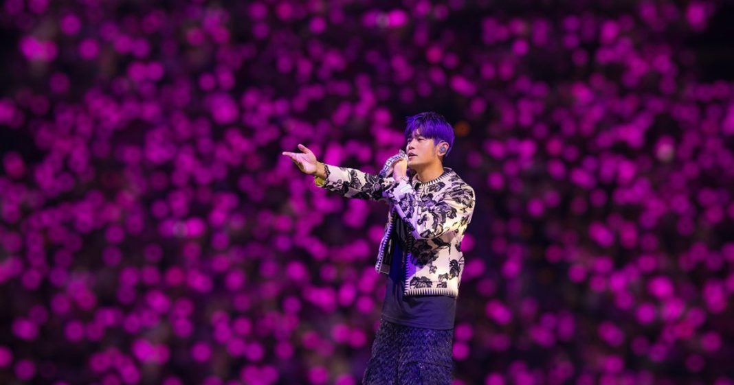 Jay Chou Singapore concerts: robots and fire effects Jay Chou Singapore concerts: robots and fire effects