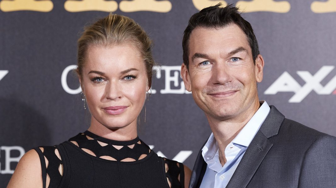 Celebrities Who Have No Bathroom Boundaries With Their Partners Celebrities Who Have No Bathroom Boundaries With Their Partners