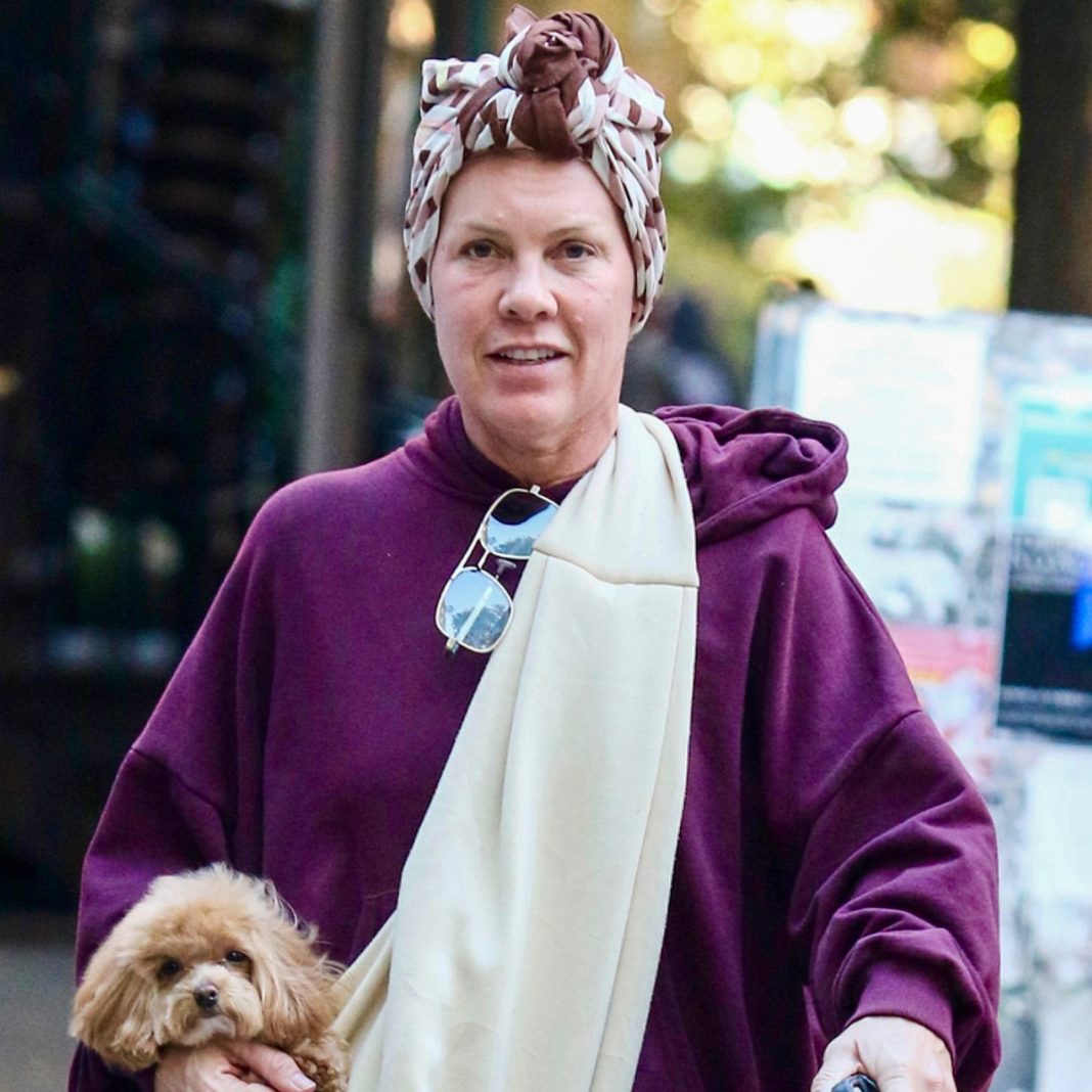 Pink Reacts to No-Makeup Paparazzi Photo Criticism Pink Reacts to No-Makeup Paparazzi Photo Criticism