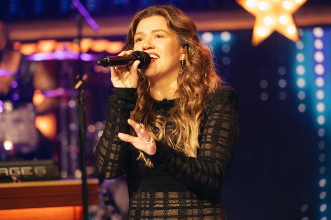 The Kelly Clarkson Show wins 4 Daytime Emmys, including Best Talk Show The Kelly Clarkson Show wins 4 Daytime Emmys, including Best Talk Show