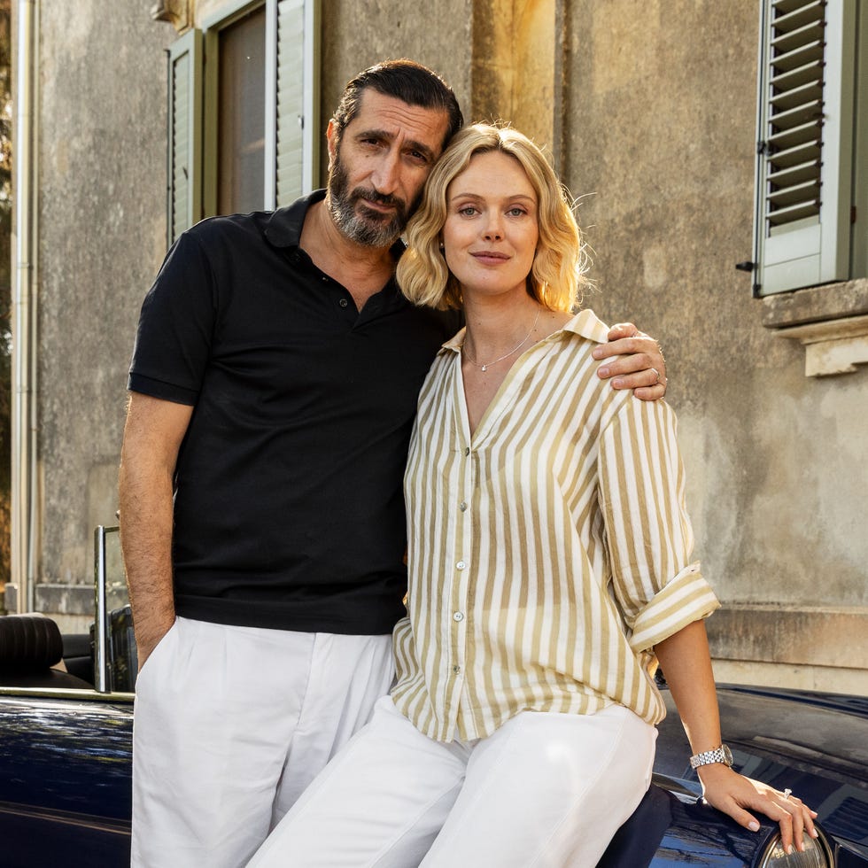 bytet. (l to r) fares fares as carl wester, frida gustavsson as helene wester in bytet. cr. courtesy of netflix © 2025 bytet. (l to r) fares fares as carl wester, frida gustavsson as helene wester in bytet. cr. courtesy of netflix © 2025