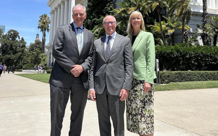 Governor Signs Hart Bill Strengthening County Jail Accountability